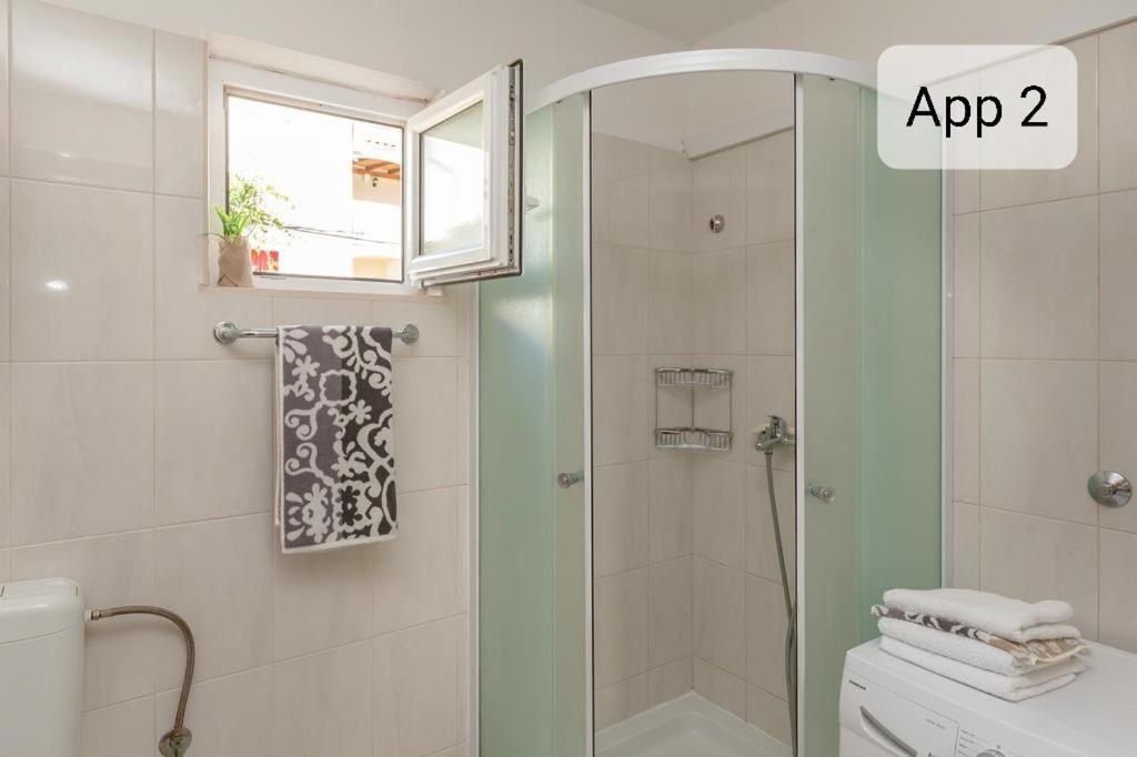Apartmani Mara Бол Экстерьер фото
