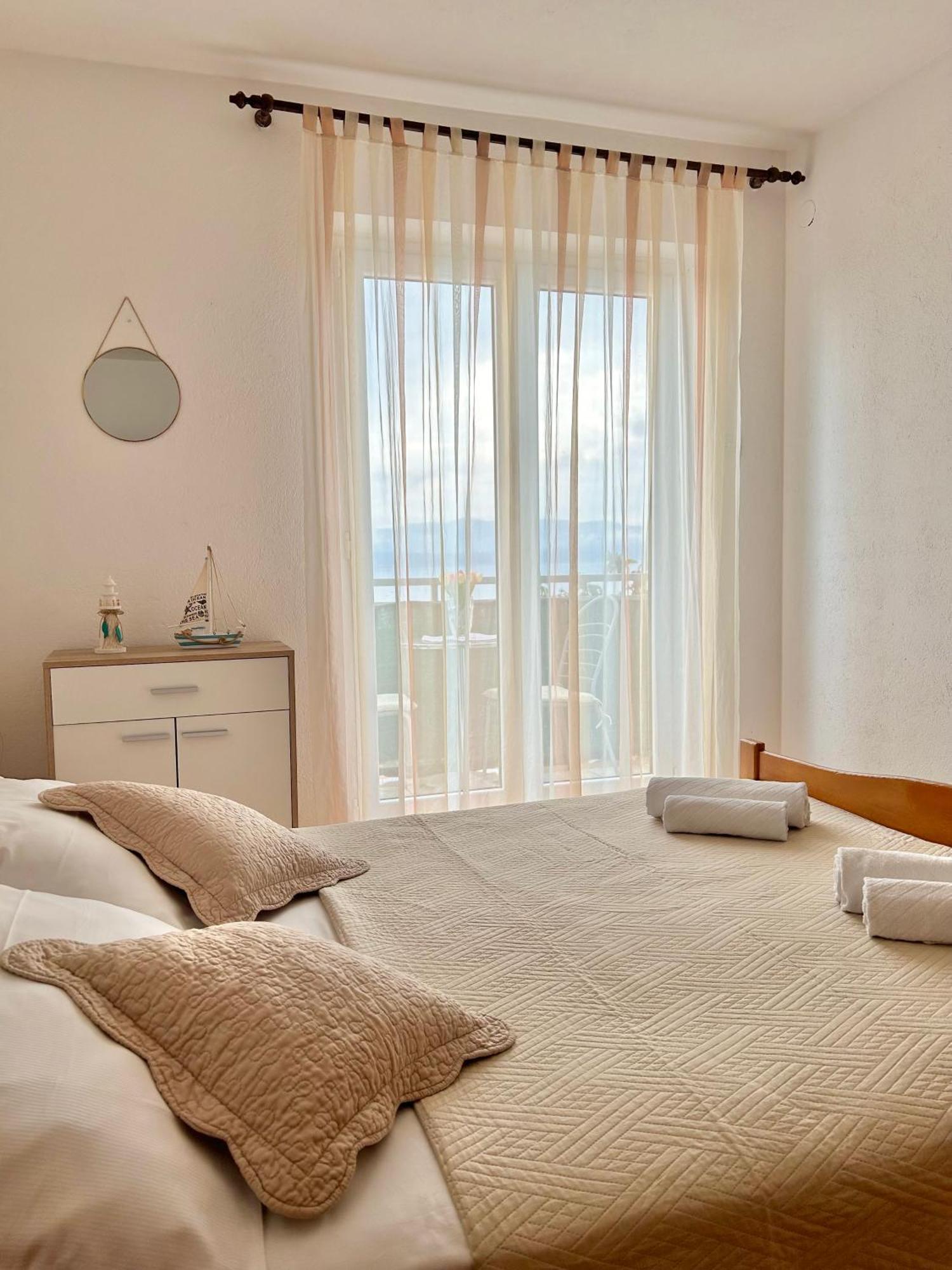 Apartmani Mara Бол Экстерьер фото