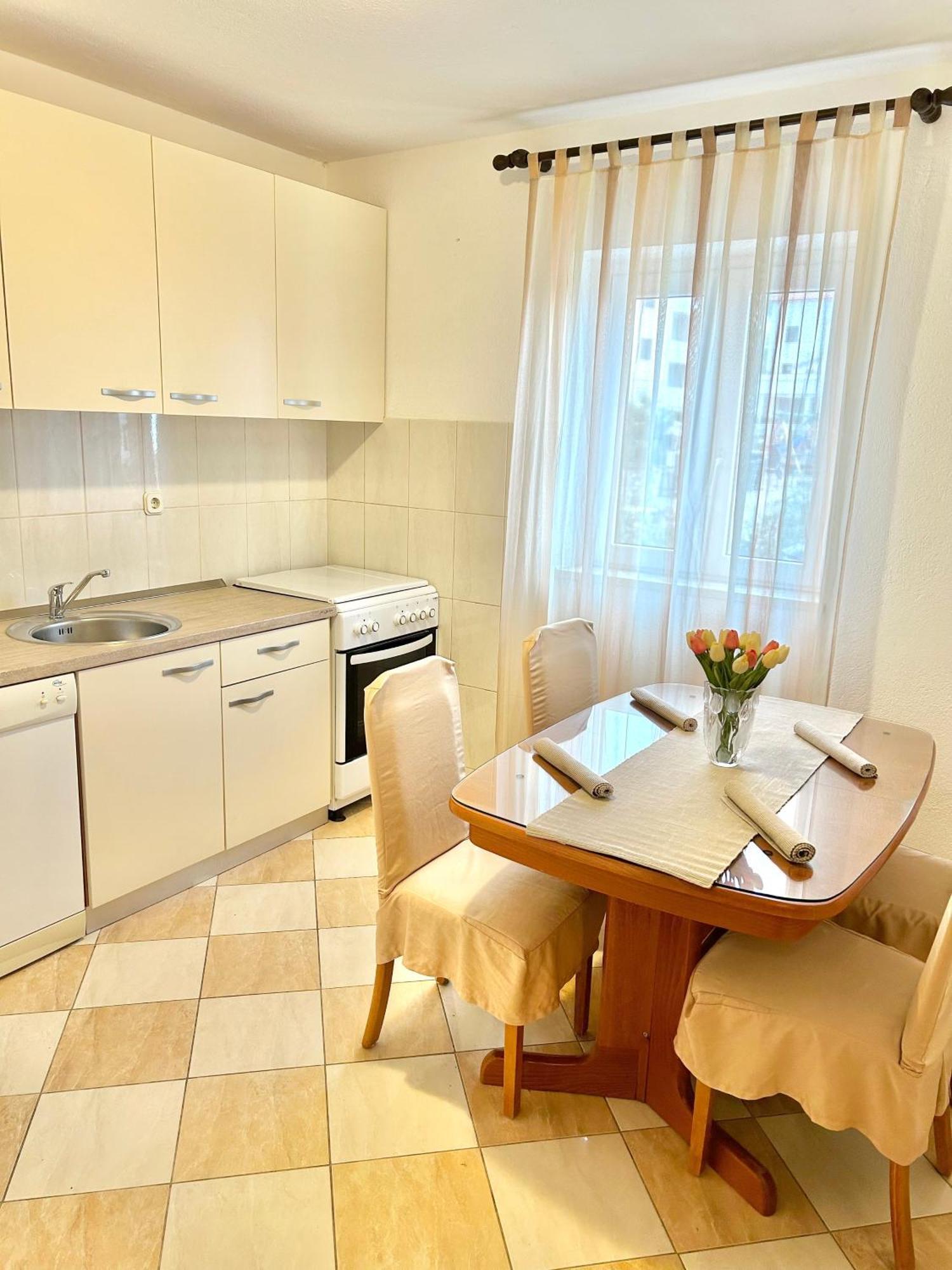 Apartmani Mara Бол Экстерьер фото